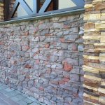 Cladding the façade of a house with natural stone