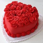 Торт с мастикой красного цвета из пищевого красителя